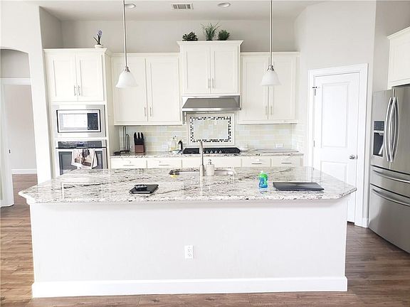 2nd image of 15505 Cinca Terra Dr