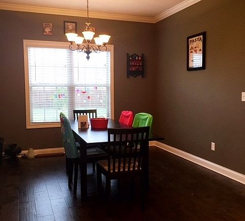 3rd image of 224 Hayden Heady Cir