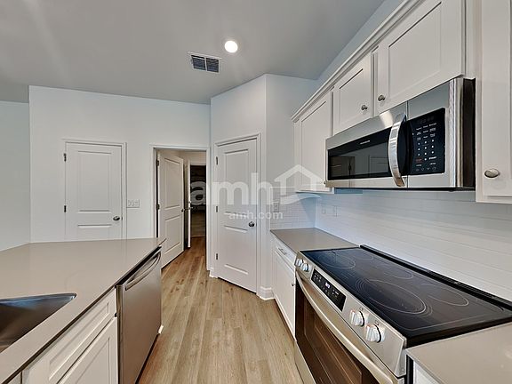 3rd image of 6428 Atlantic Beach Ave