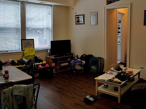2nd image of 3727 N Pine Grove Ave APT 206