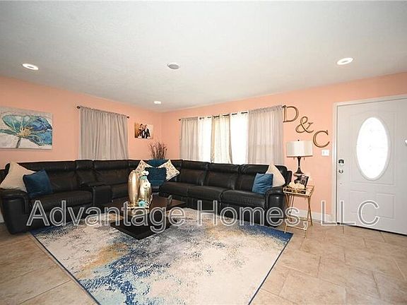 5th image of 407 NE 74th Ter
