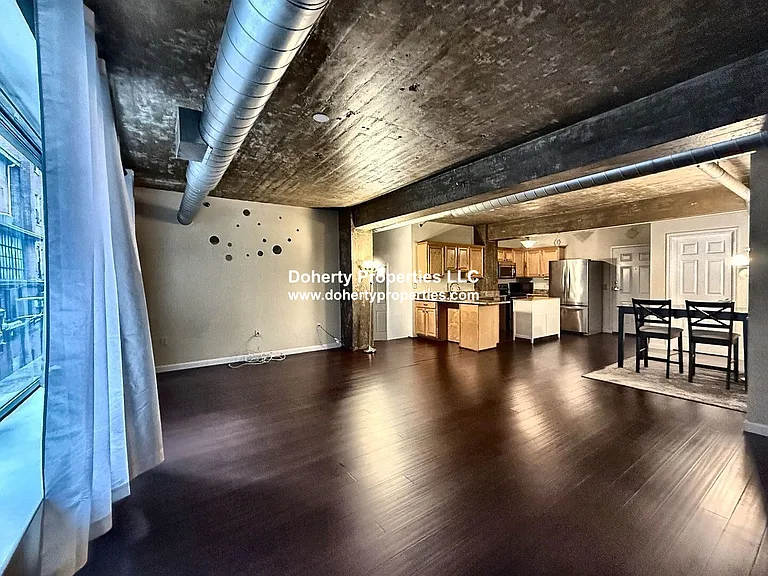 23-33 Middle St #4 — Photo 1