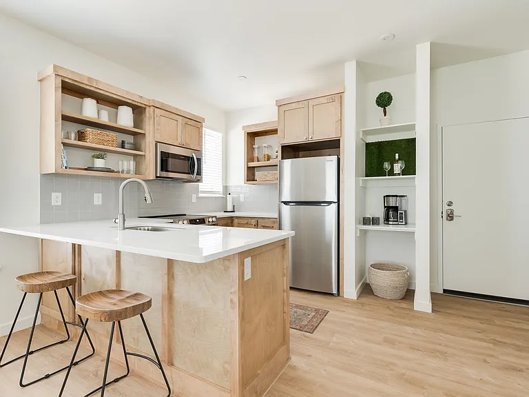 B12 Apartments — Photo 8