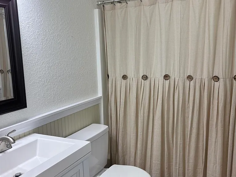 1002 Daffin Rd #1002 — Photo 4
