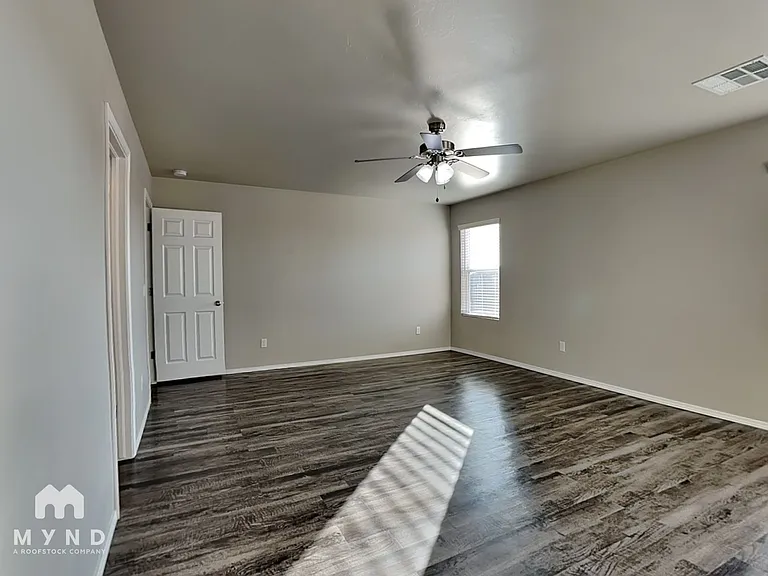 1118 Flint Way — Photo 6