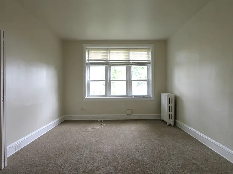 13-15 E Upsal St — Photo 20
