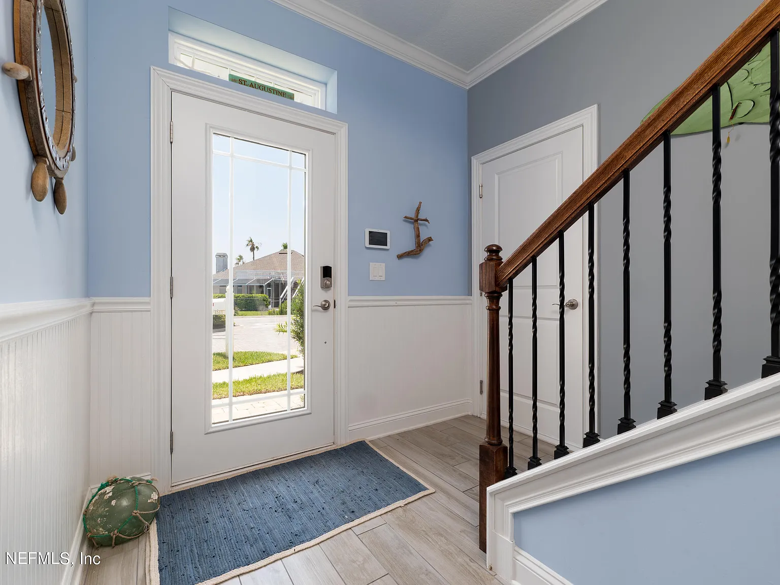 3 bed, 2.5 bath, 1932 sqft, $4,200 — Photo 2