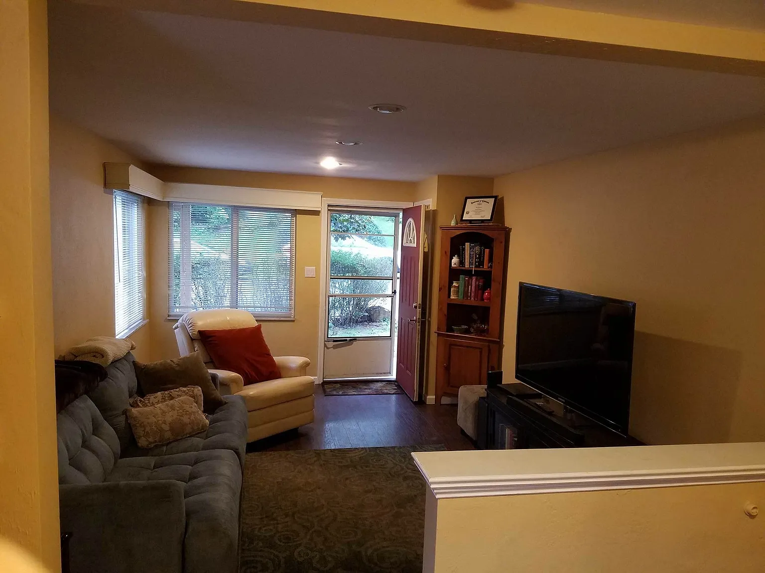 2930-2932 Strachan Ave photo 1