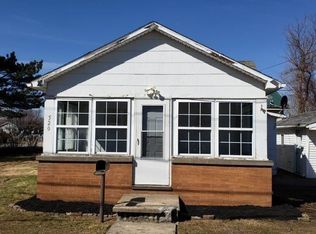 520 W 3rd St, Port Clinton, OH 43452