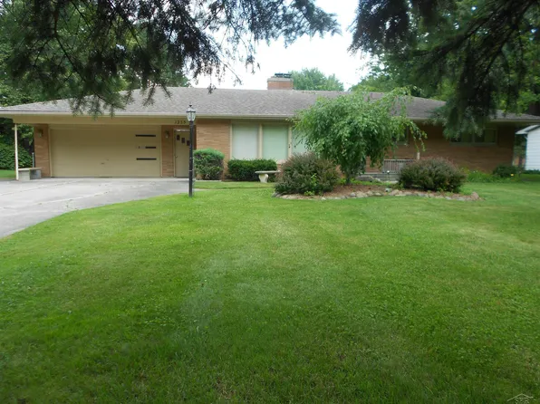 1255 Joseph St, Saginaw, MI 48638