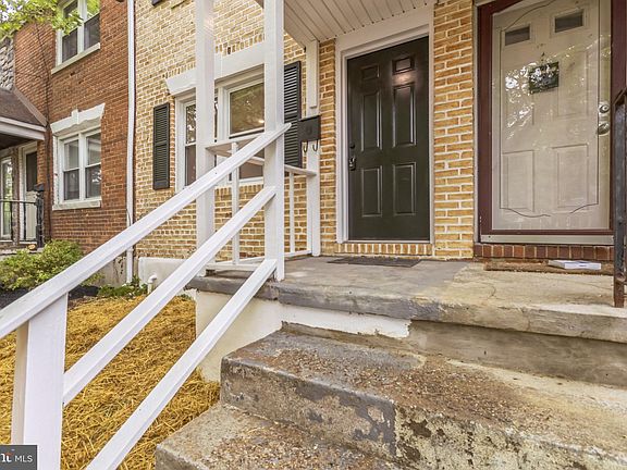 3rd image of 927 Dover Ave