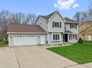 1968 Emerald Dr, Green Bay, WI 54311