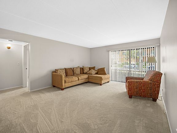 5th image of 1623 Ashland Ave APT 1A