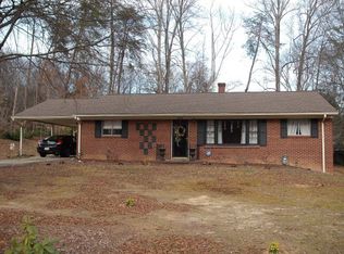 1532 W Harrison St, Reidsville, NC 27320