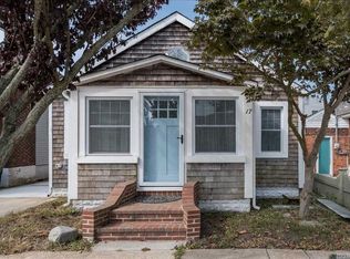 17 Cedarhurst Ave, Point Lookout, NY 11569