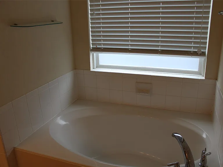 9527 Brackenton Crest Dr — Photo 15