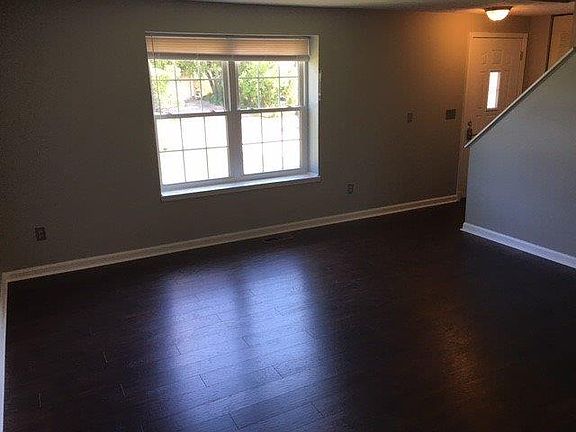5th image of 6528 Middleshire Ct