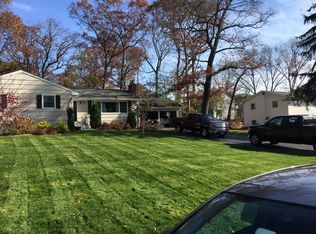 12 Old Farm Rd, Trumbull, CT 06611