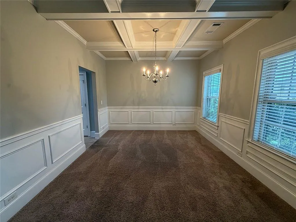 4 bed, 3.0 bath, 2586 sqft, $2,500 — Photo 4