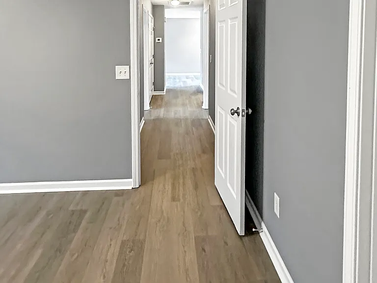 1963 Hilldale Dr — Photo 14