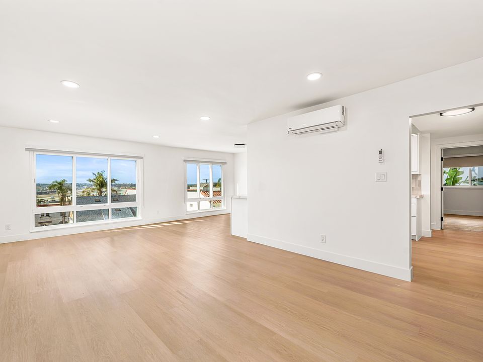 Big Open Living/Dining Room With Amazing Views