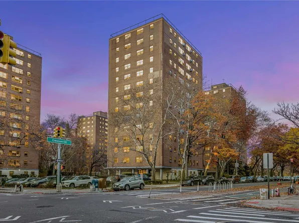 33-52 Crescent Street #7C, Astoria, NY 11106