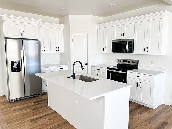 4th image of 520 W 2000 S