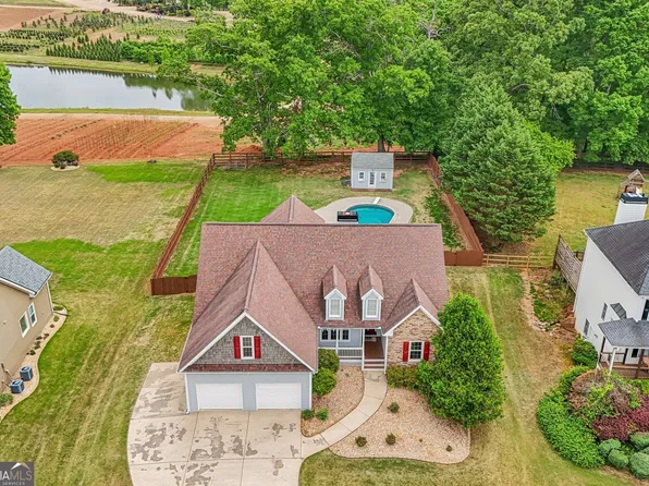 7125 Creek Ridge Dr, Gainesville, GA 30506
