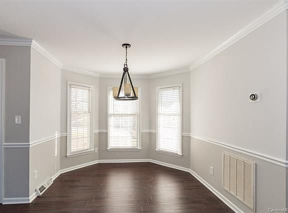 5th image of 5111 Blackberry Ln