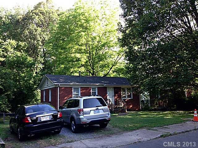 2nd image of 3340 Spencer St