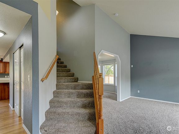 3rd image of 1013 Kiwi Court NW