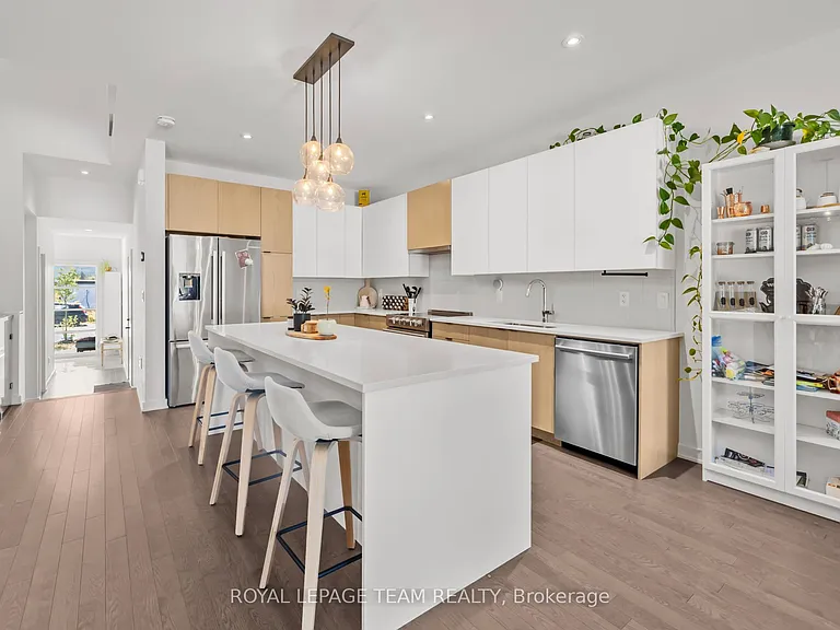 978 Acoustic Way — Photo 3