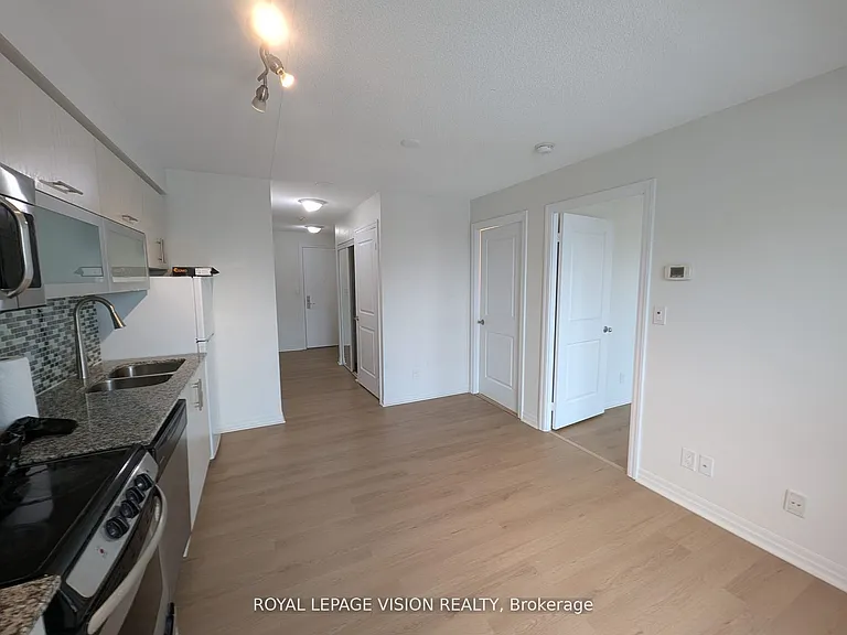 2015 Sheppard Ave E #1408 — Photo 13