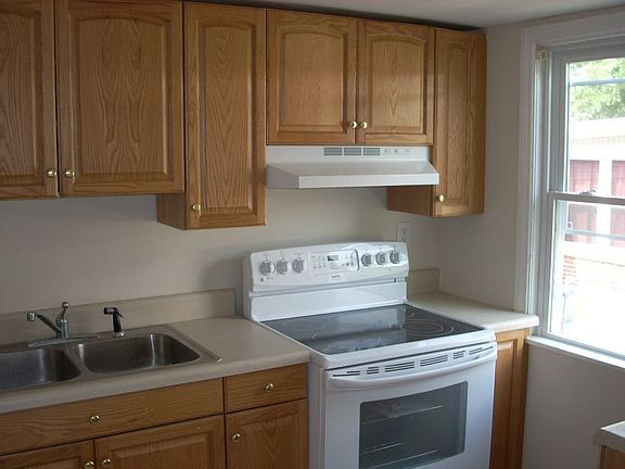 2nd image of 2907 Woodrow St