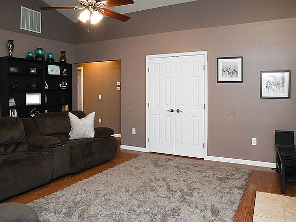 3rd image of 1706 Arundel Ct