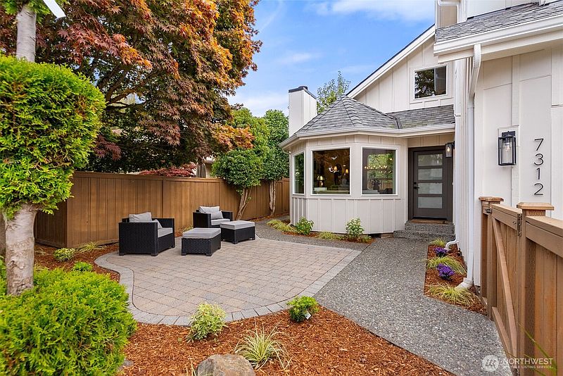2nd image of 7312 Fauntleroy Way SW
