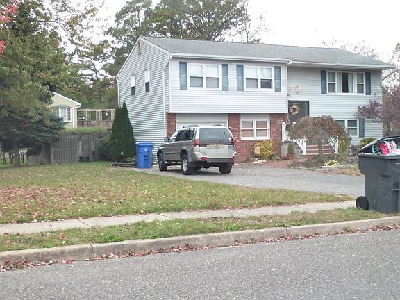 2nd image of 572 Duchess Ct