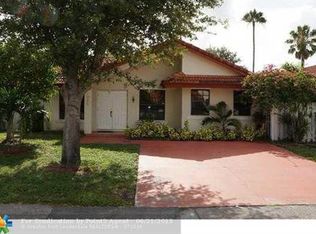 19065 NW 84th Ct, Hialeah, FL 33015