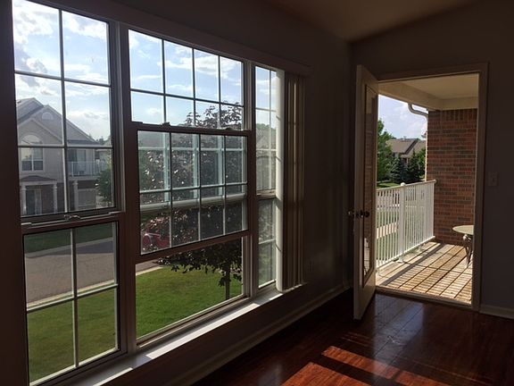 2nd image of 28208 Chesapeake Cir