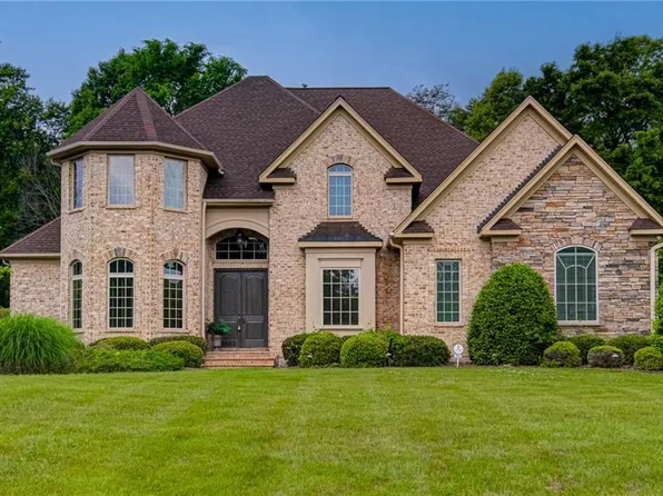 7053 Denison Rd, Summerfield, NC 27358