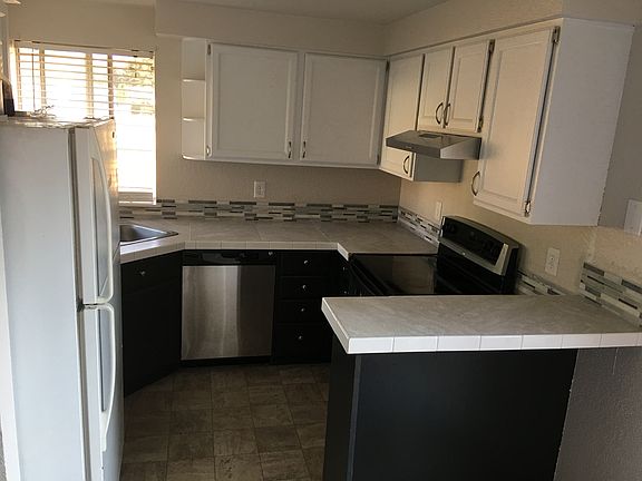 2nd image of 739 Hamelin Ln SE