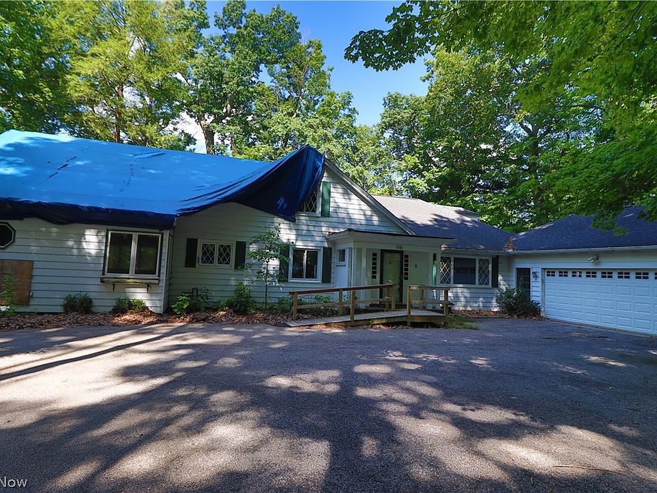 1st image of 40 Wintergreen Hill Dr