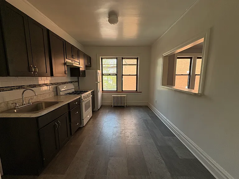 583 MT. Prospect Gardens — Photo 10