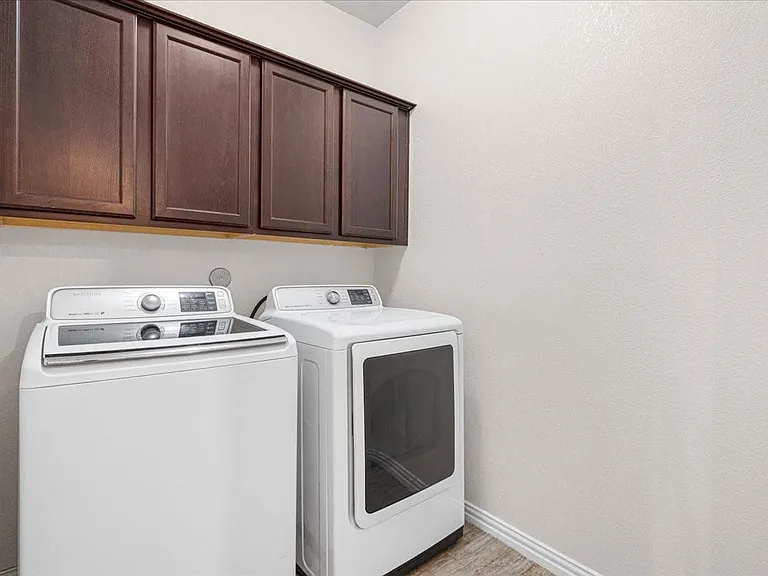 710 Woodcrest Dr — Photo 21