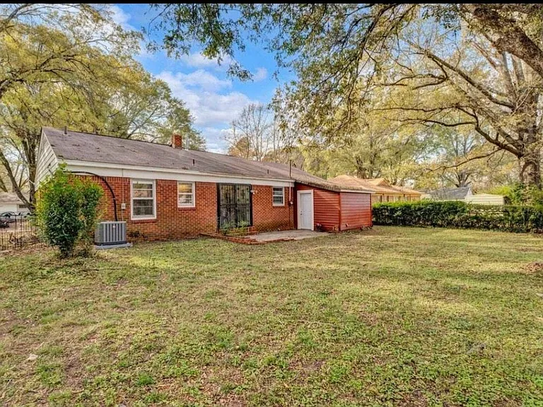 1302 Dogwood Dr — Photo 5