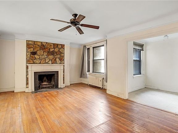 2nd image of 254 Martine Ave APT 1D
