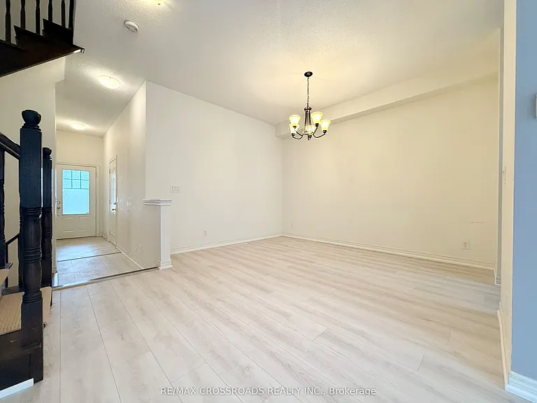 158 Harvest Hills Blvd — Photo 4