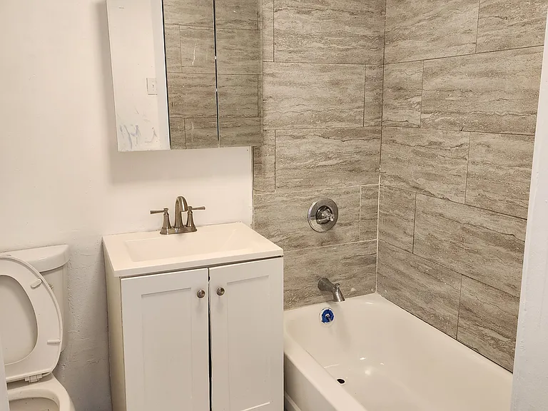 91 Woodlawn Ave #1 — Photo 8