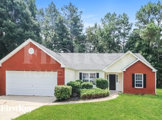 592 Crestbend Ln, Powder Springs, GA 30127