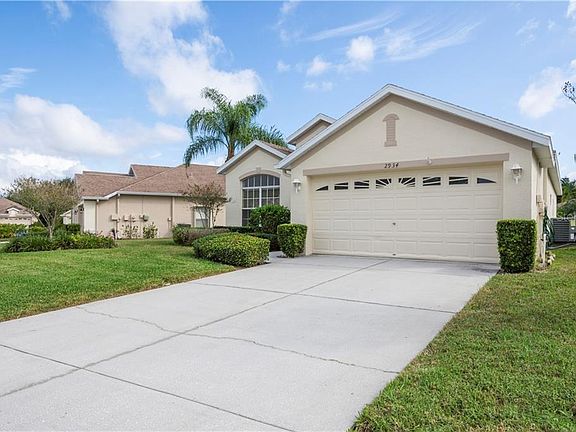 3rd image of 2934 Wood Pointe Dr